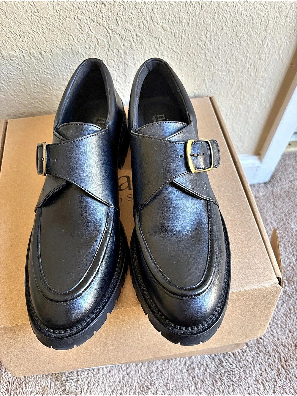 Nae Roda Vegan Black Buckle Loafers Like New